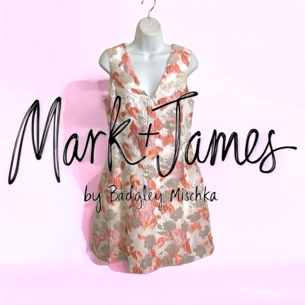 Chic Sleeveless Floral Dress